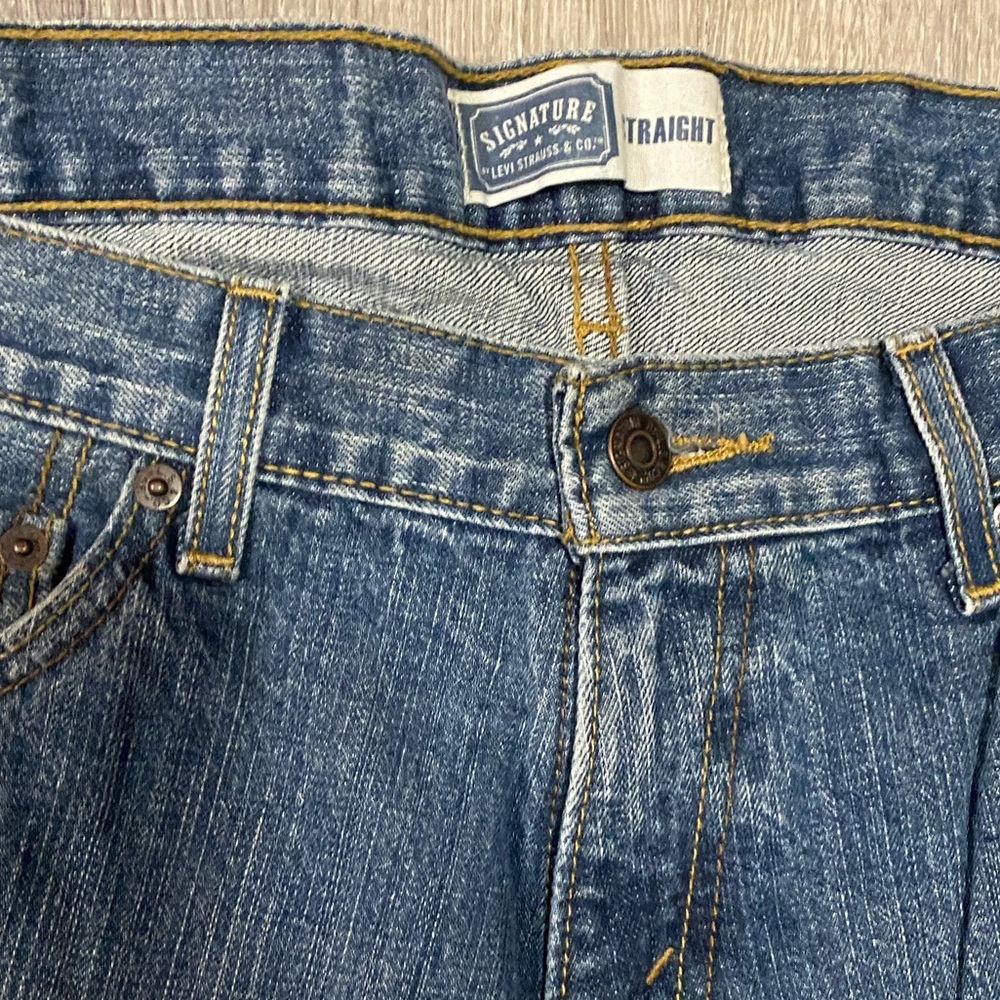 Signature by Levi Strauss Straight Leg Jeans | 32x32 Medium Wash Denim - Picture 5 of 7